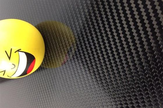 กันน้ําและระยะยาว ใช้ 1000mm X 1000mm 3K Twill แมทไฟเบอร์คาร์บอนแผ่น laminated ในคลัง