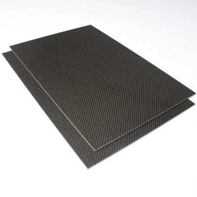 ใบ CFRP ผนังใยคาร์บอนสีดํากระจ่าง 3mm 200x300mm