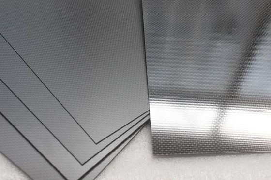 500X600mm น้ําหนักเบาและความแข็งแกร่งสูง 3K กระดาษไฟเบอร์คาร์บอนกระจ่างใส